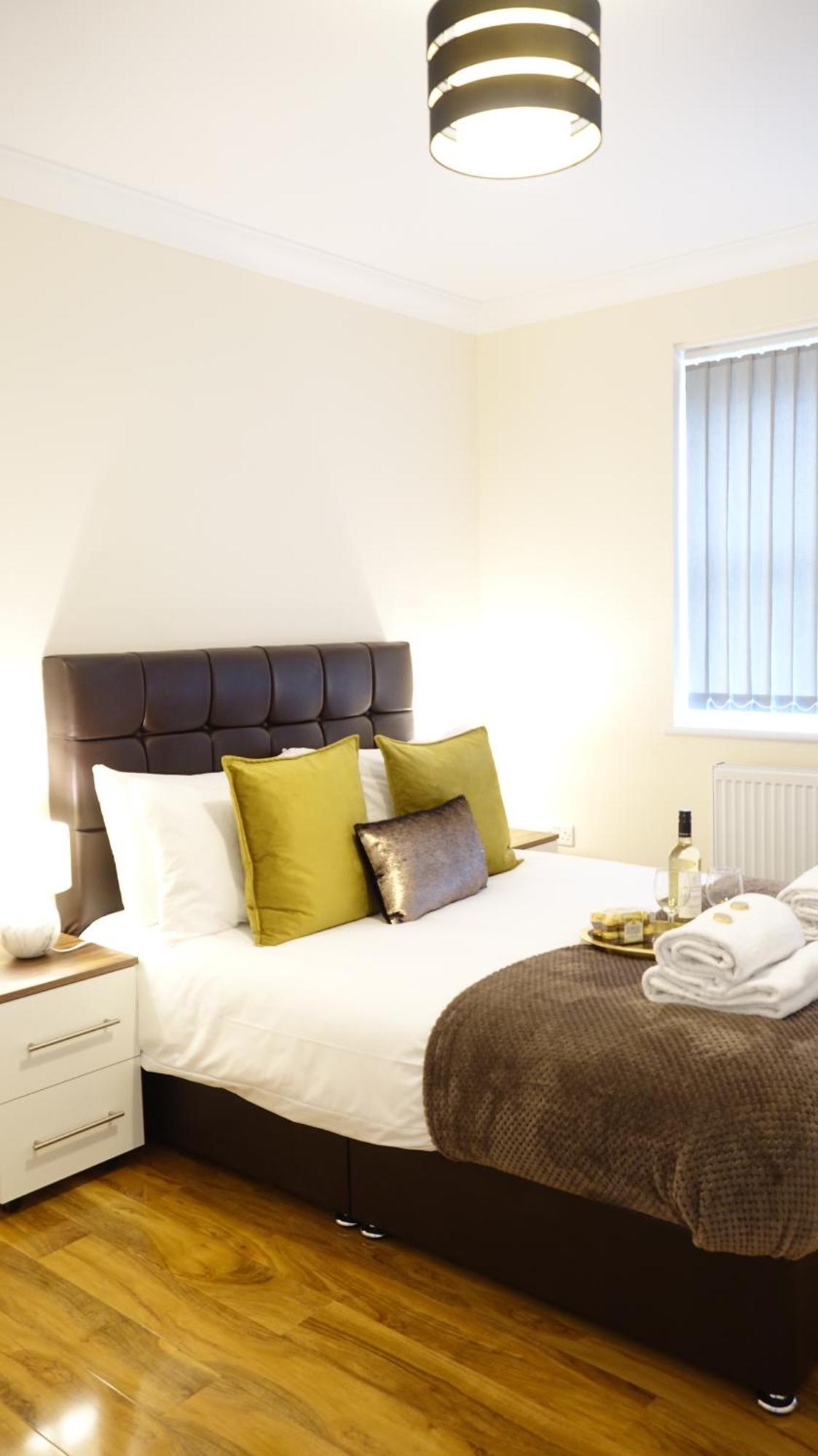 Luxury 2 Bed 2 Bath - Free Parking - 5Min To Airport - Sleeps 6 Apartment Ashford  Екстериор снимка