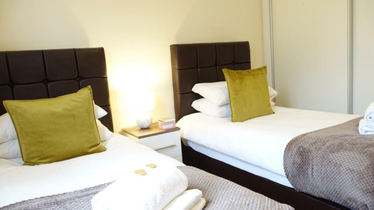 Luxury 2 Bed 2 Bath - Free Parking - 5Min To Airport - Sleeps 6 Apartment Ashford  Екстериор снимка