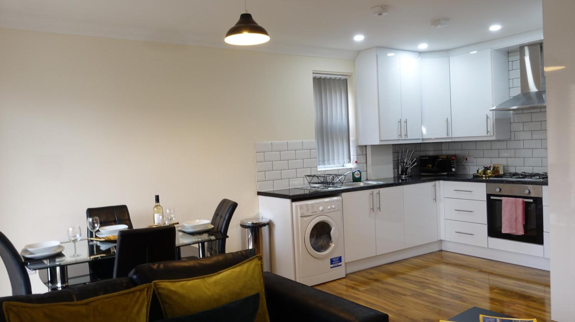 Luxury 2 Bed 2 Bath - Free Parking - 5Min To Airport - Sleeps 6 Apartment Ashford  Екстериор снимка