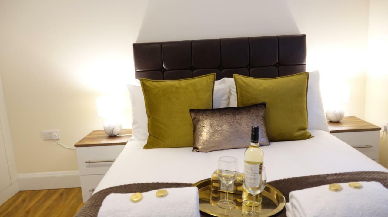 Luxury 2 Bed 2 Bath - Free Parking - 5Min To Airport - Sleeps 6 Apartment Ashford  Екстериор снимка