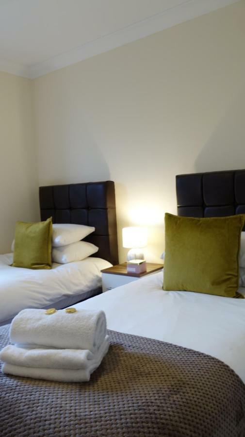 Luxury 2 Bed 2 Bath - Free Parking - 5Min To Airport - Sleeps 6 Apartment Ashford  Екстериор снимка