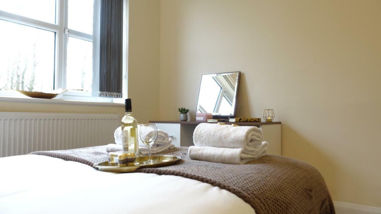 Luxury 2 Bed 2 Bath - Free Parking - 5Min To Airport - Sleeps 6 Apartment Ashford  Екстериор снимка