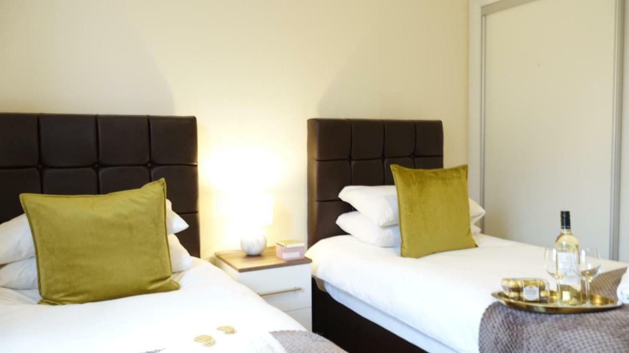 Luxury 2 Bed 2 Bath - Free Parking - 5Min To Airport - Sleeps 6 Apartment Ashford  Екстериор снимка