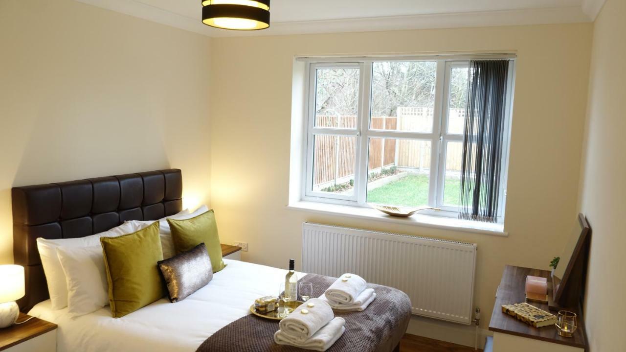 Luxury 2 Bed 2 Bath - Free Parking - 5Min To Airport - Sleeps 6 Apartment Ashford  Екстериор снимка